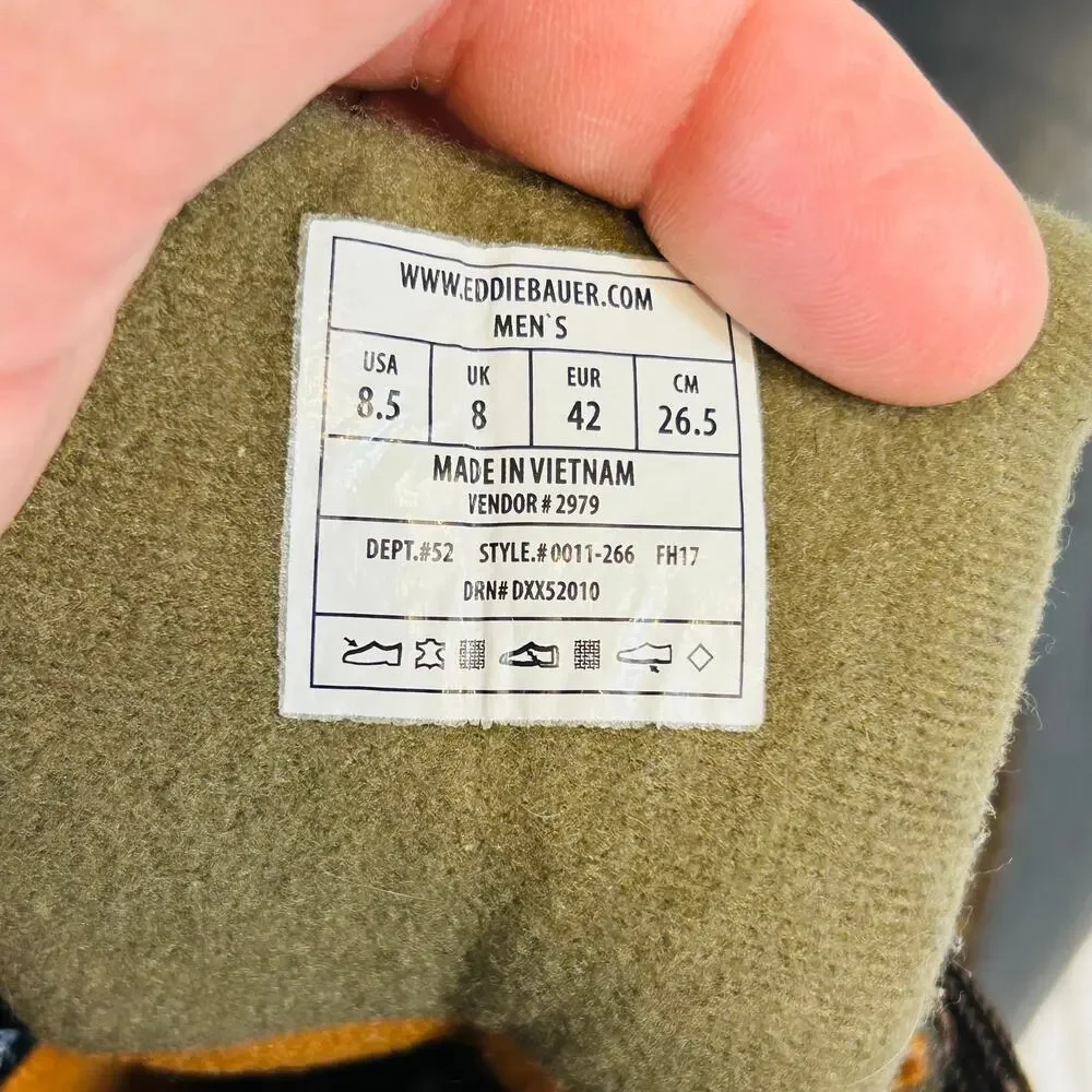 Eddie Bauer Mens 8,5 Boots Snowfoil Thermafill 200 Gram Insulation